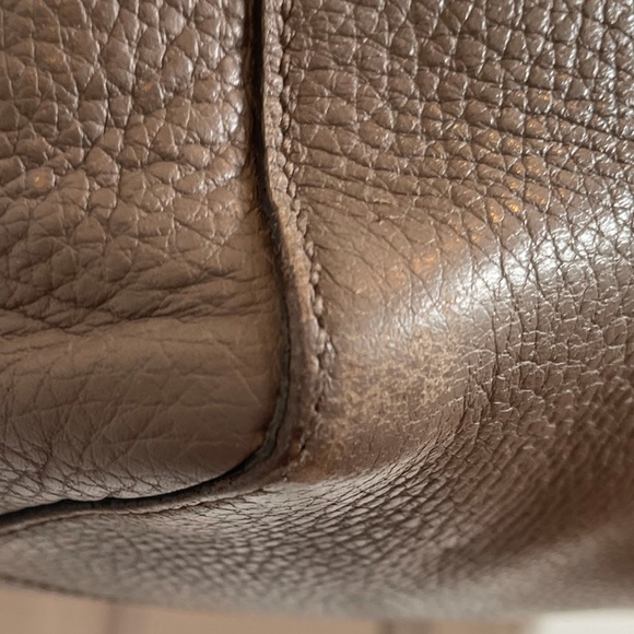 Gucci Medium Leather Swing Tote - Picture 13 of 16